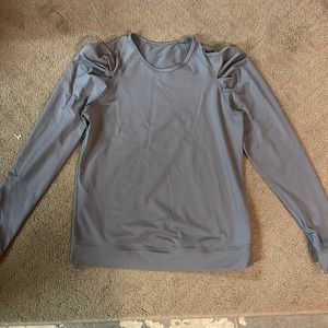 Lulu lemon woman’s grey long sleeve